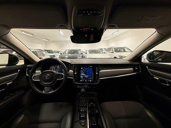 Volvo V90 17 of 30