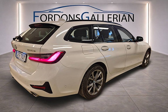 BMW 330e 3 of 13