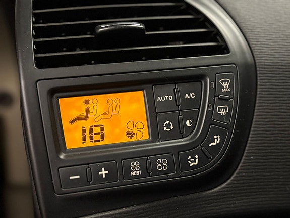 Citroen C4 Picasso 19 of 21