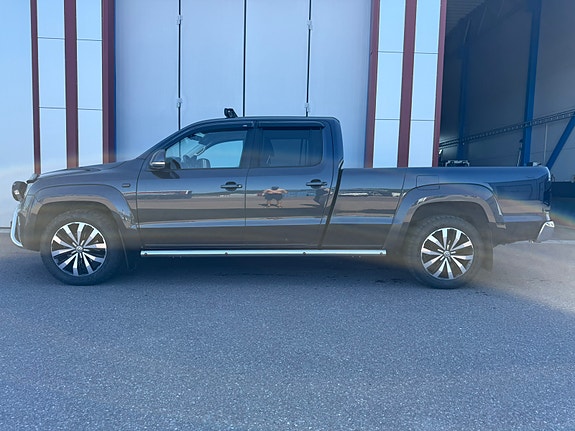 Volkswagen Amarok 2 of 5