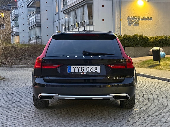 Volvo V90 Cross Country 5 of 9