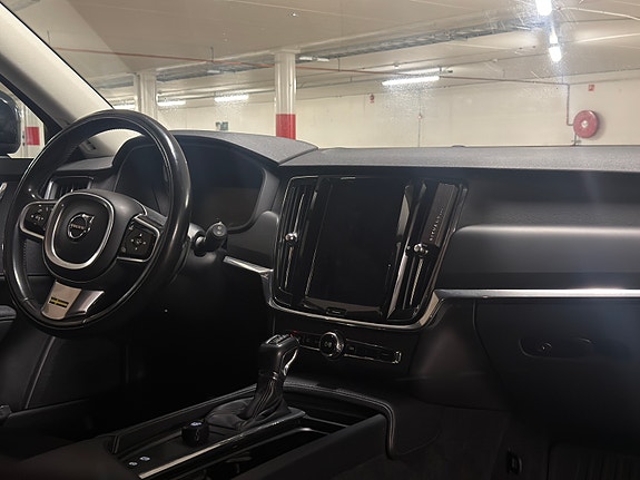 Volvo V90 Cross Country 8 of 9