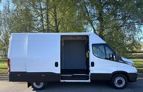 Iveco 35-140 2 of 5