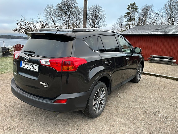 Toyota RAV4 3 of 4