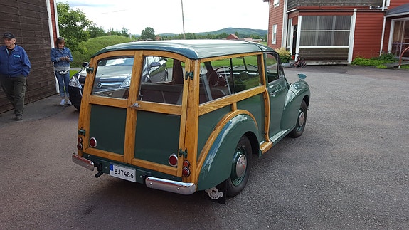 Morris Traveller 2 of 18