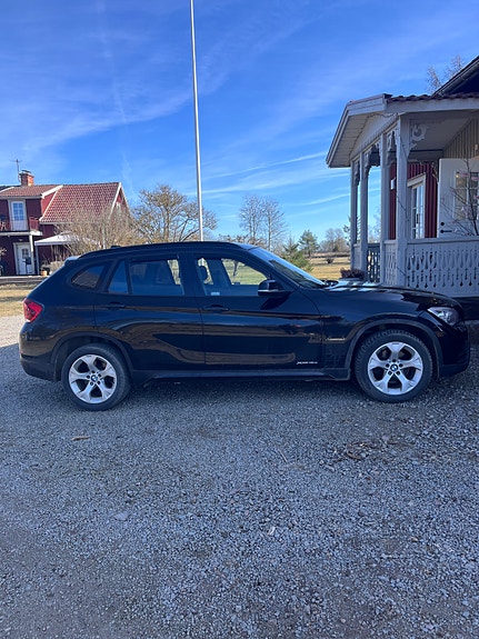 BMW X1 3 of 5