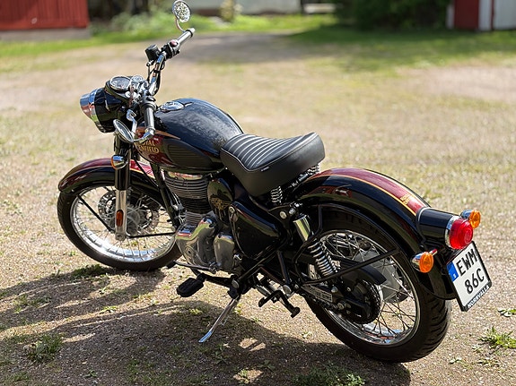 Royal Enfield CLASSIC 350 2 of 3