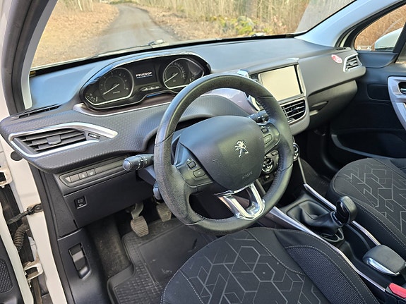 Peugeot 2008 7 of 20