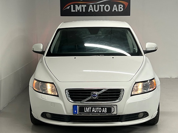 Volvo S40 3 of 5