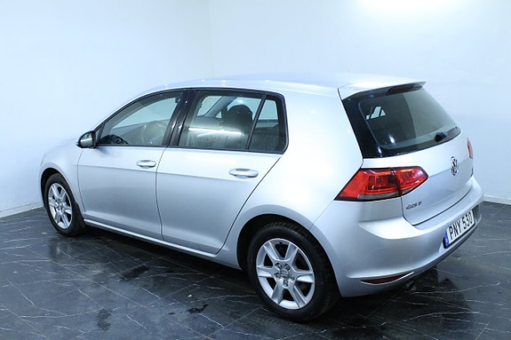 Volkswagen Golf VII 8 of 10