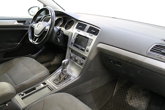 Volkswagen Golf VII 10 of 10