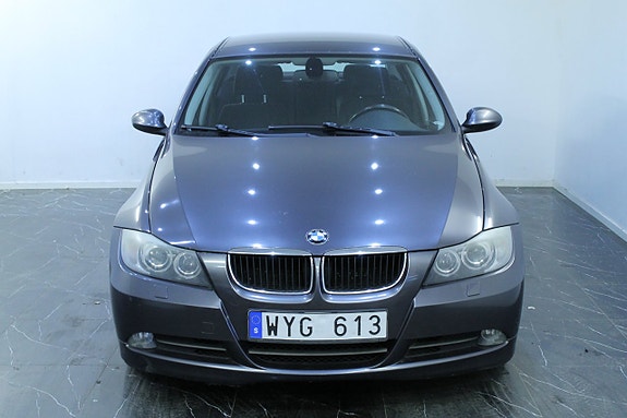 BMW 325i 3 of 5