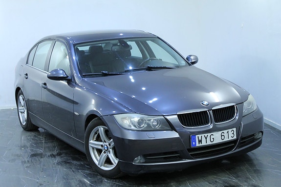 BMW 325i 4 of 5