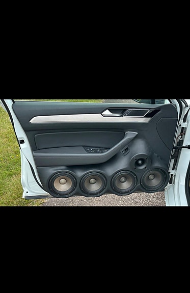 Volkswagen Passat 4 of 4
