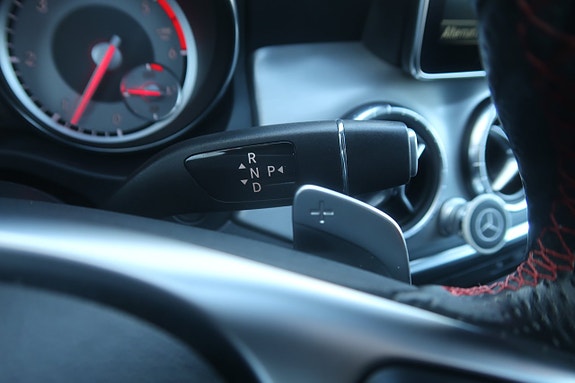 Mercedes-Benz CLA220 d 20 of 27