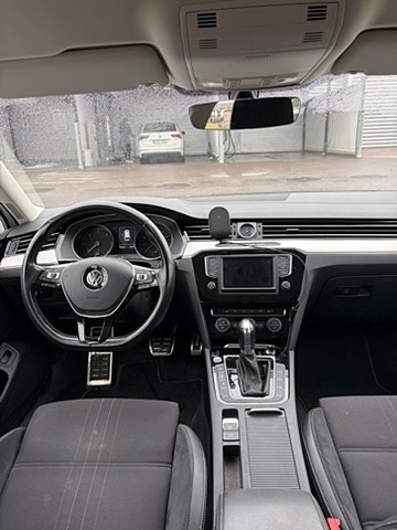 Volkswagen Passat Alltrack 8 of 9