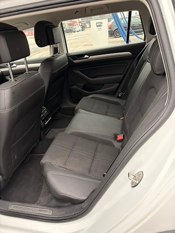 Volkswagen Passat Alltrack 9 of 9