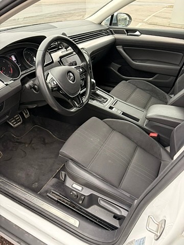 Volkswagen Passat Alltrack 6 of 9