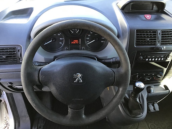 Peugeot Expert 9 of 19