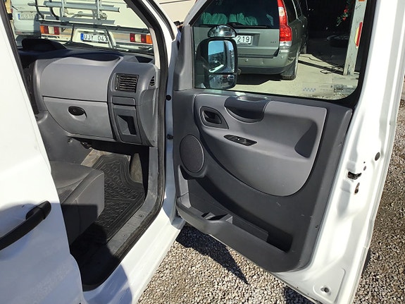 Peugeot Expert 8 of 19