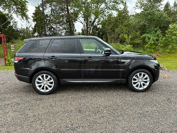 Land Rover Range Rover Sport 3 of 5