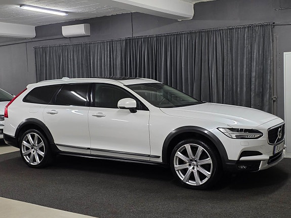 Volvo V90 Cross Country
