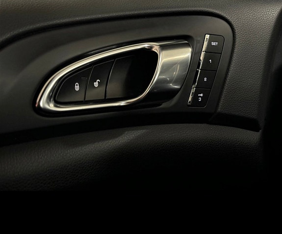 Porsche Cayenne 13 of 13