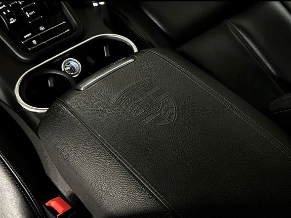 Porsche Cayenne 11 of 13