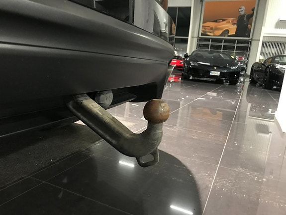 Porsche Cayenne 8 of 17