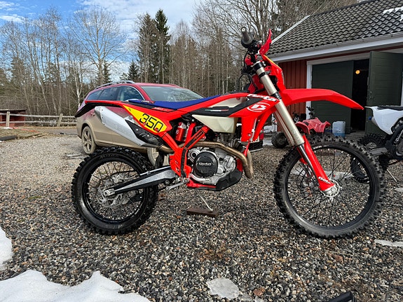 Beta 350cc 3 of 4
