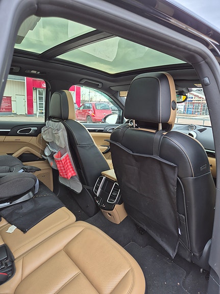 Porsche Cayenne 7 of 7