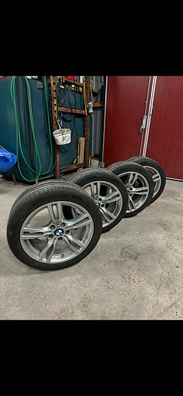 BMW 325d 3 of 5