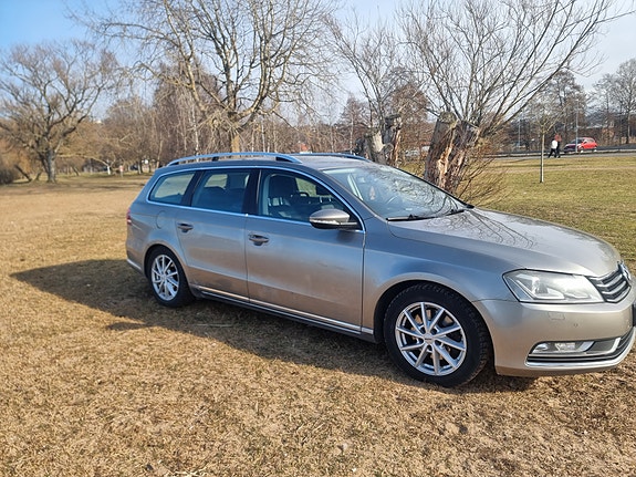 Volkswagen Passat 2 of 5