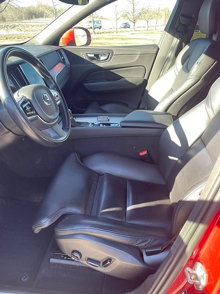 Volvo XC60 18 of 21