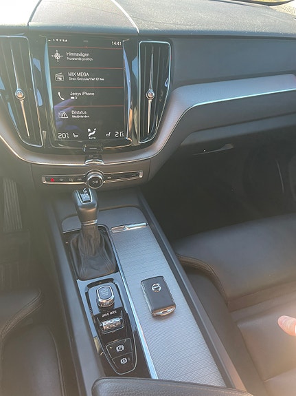Volvo XC60 13 of 21
