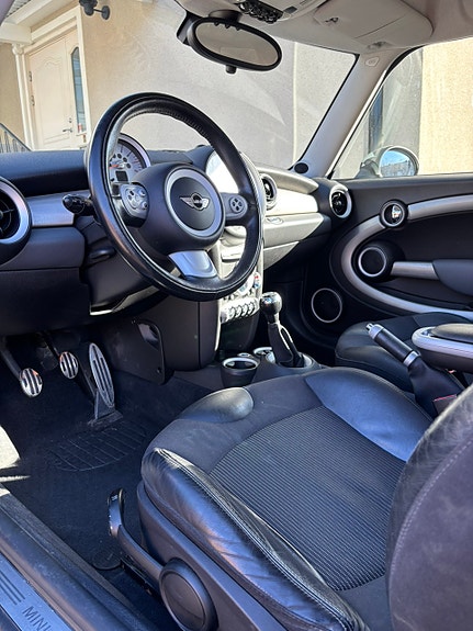 MINI Cooper S 3 of 5