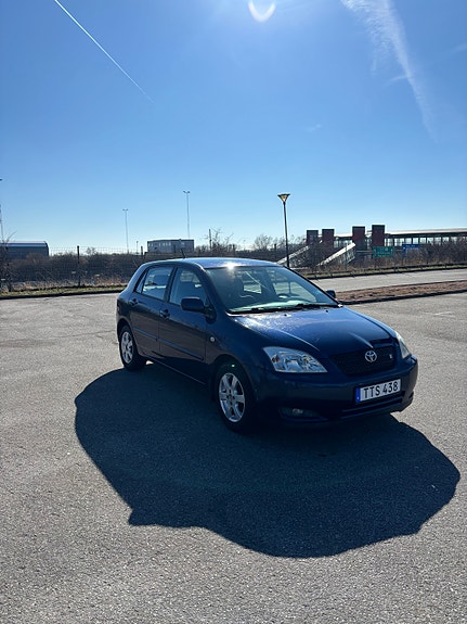 Toyota Corolla 2 of 8