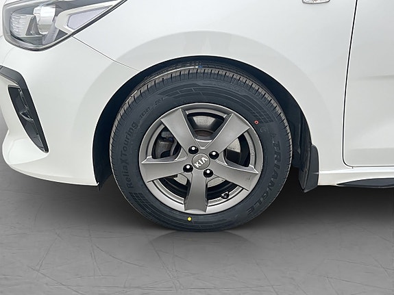Kia Rio 25 of 29