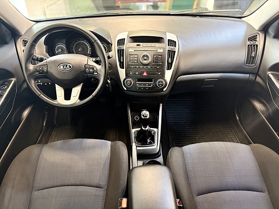 Kia Ceed 10 of 14