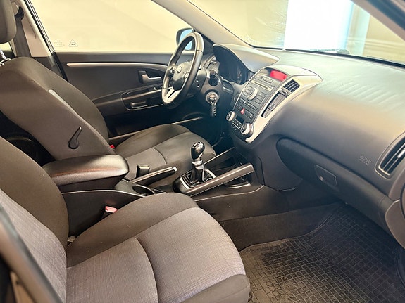 Kia Ceed 9 of 14