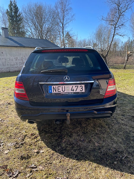 Mercedes-Benz C220 5 of 16
