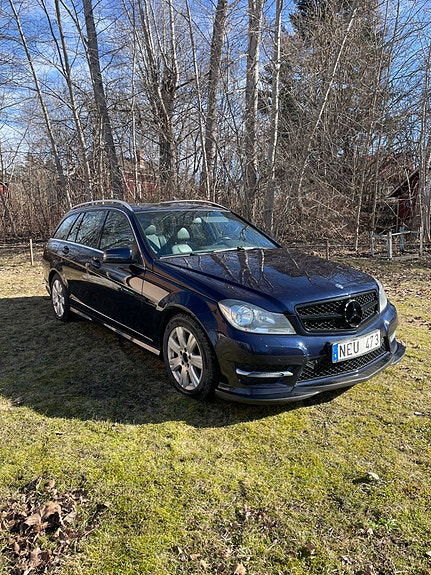 Mercedes-Benz C220 2 of 16
