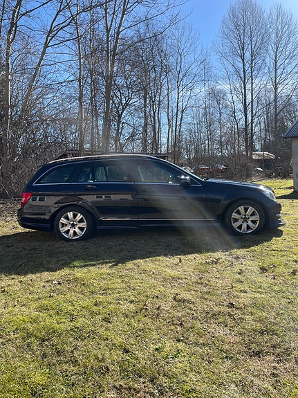 Mercedes-Benz C220 6 of 16