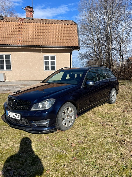 Mercedes-Benz C220 3 of 16