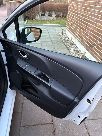 Renault Clio 9 of 10