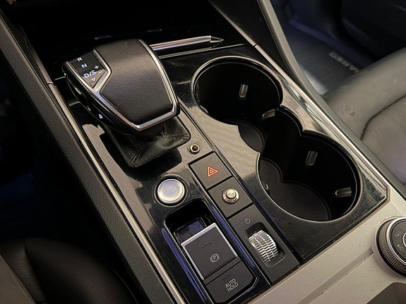 Volkswagen Touareg 9 of 15