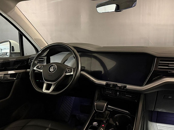 Volkswagen Touareg 6 of 15