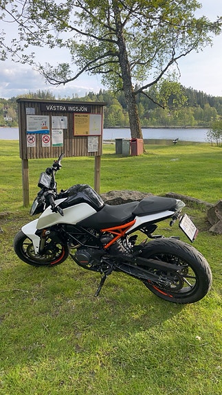 KTM 125 Duke 2 of 7