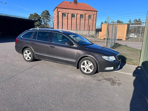 Skoda Superb 10 of 11