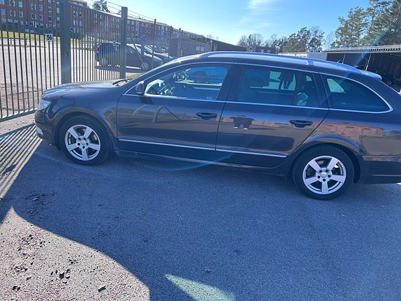 Skoda Superb 2 of 5